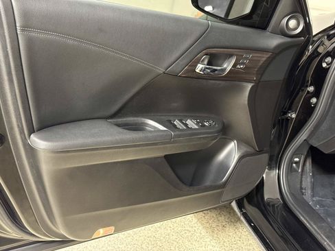 Used 2017 Honda Accord EX-L image 13