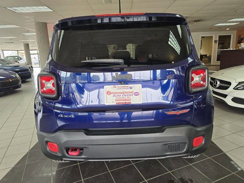 Used 2016 Jeep Renegade Trailhawk image 5