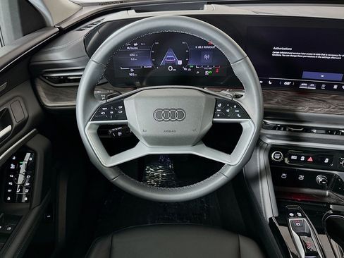 Used 2025 Audi Q5 Premium Plus w/ Premium Plus AWD/4WD image 5