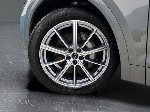 Used 2023 Audi Q5 e Prestige w/ Prestige Package image 37