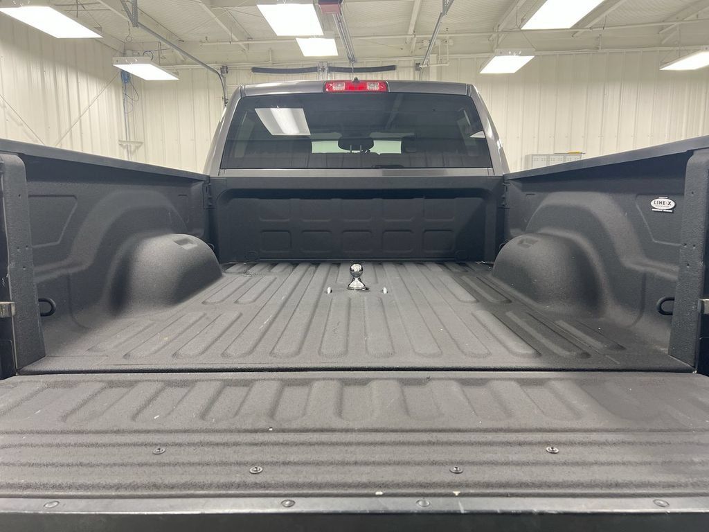 Used 2016 RAM 2500 Tradesman w/ Chrome Appearance Group AWD/4WD image 21