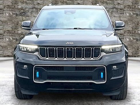 Used 2022 Jeep Grand Cherokee Overland w/ Advanced Protech Group III AWD/4WD image 2