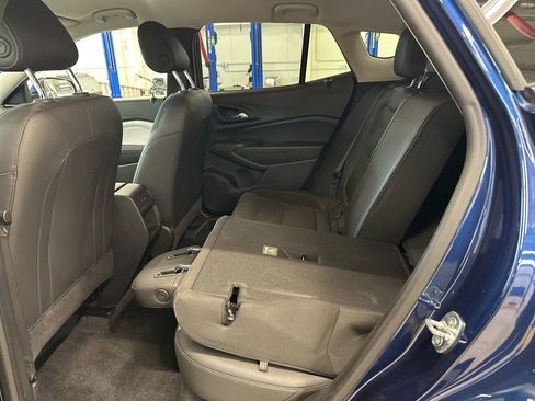 Used 2024 Chevrolet Trax LT w/ Driver Confidence Package FWD image 18