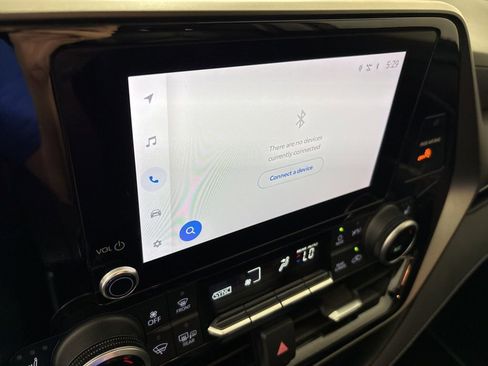 Used 2023 Toyota Highlander XLE AWD/4WD image 39