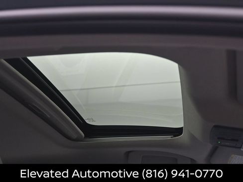 Certified 2025 Nissan Sentra SR w/ SR Premium Package FWD image 9
