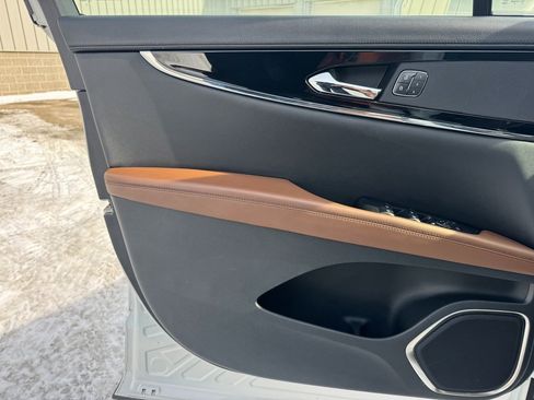 Used 2022 Lincoln Nautilus Reserve image 13