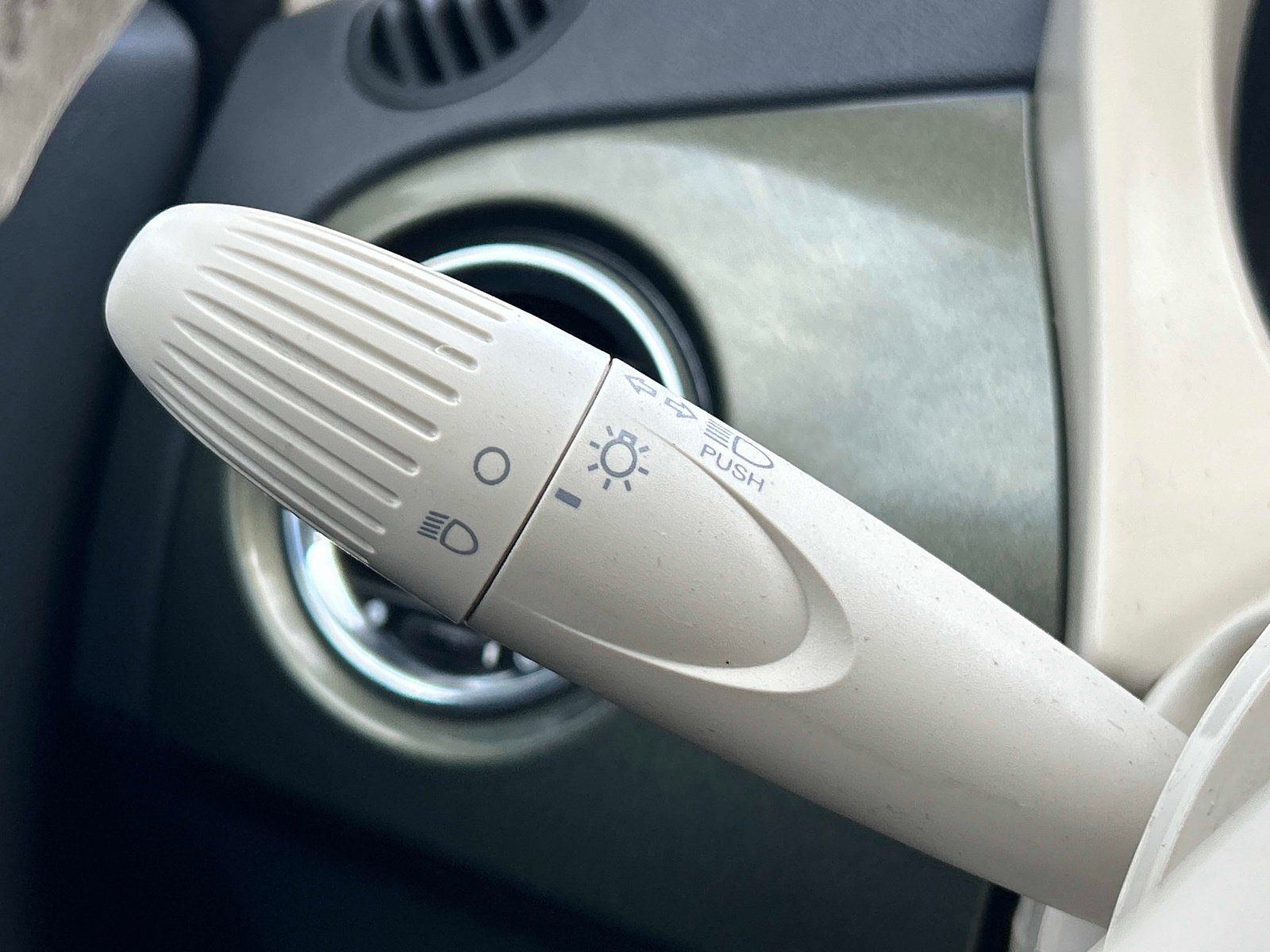 Used 2015 FIAT 500 Pop FWD image 27