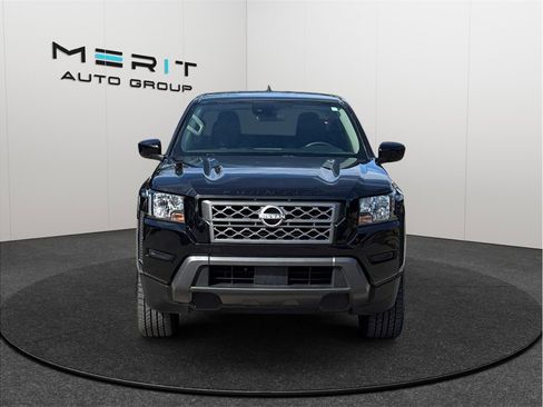 Used 2022 Nissan Frontier SV image 3