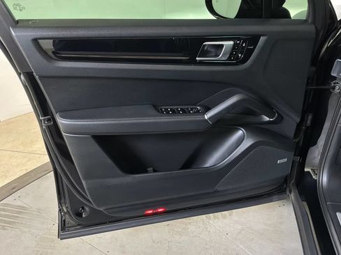 Used 2019 Porsche Cayenne S AWD/4WD image 13