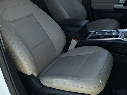 Used 2022 Ford Explorer Limited w/ Limited Technology Package image 35