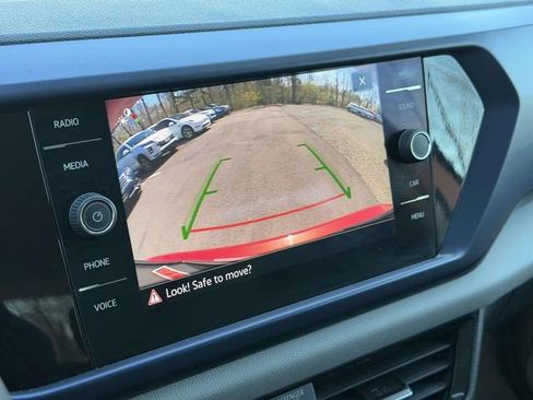 Used 2022 Volkswagen Taos SE w/ IQ.Drive SE Package image 21