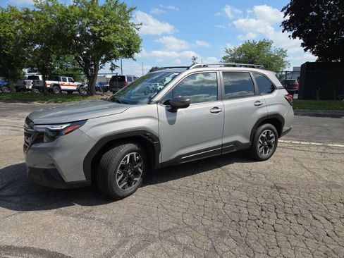 Certified 2025 Subaru Forester Premium AWD/4WD image 13