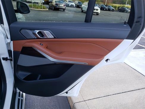 New 2026 BMW X5 xDrive50e image 16