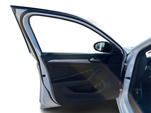 Used 2023 Volkswagen Jetta Sport image 20