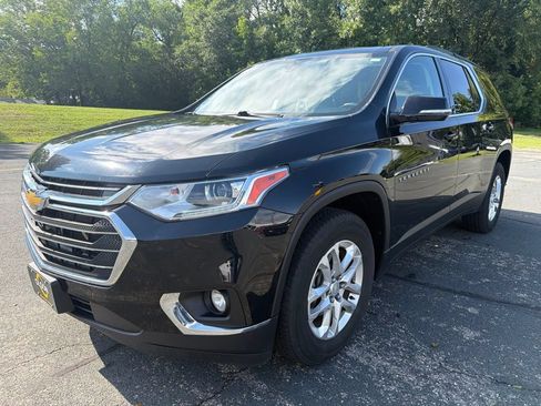 Used 2020 Chevrolet Traverse LT AWD/4WD image 3
