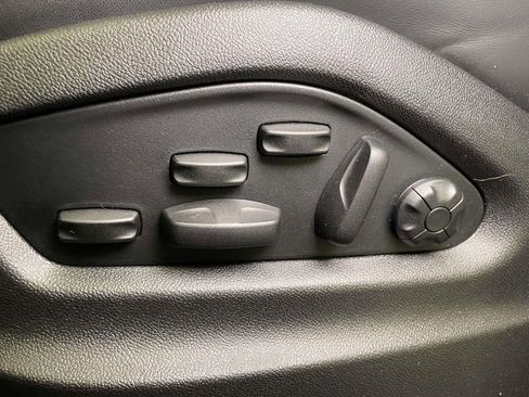 Used 2026 Porsche Cayenne GTS image 17