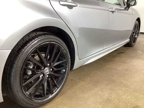 Used 2023 Toyota Camry XSE FWD image 9