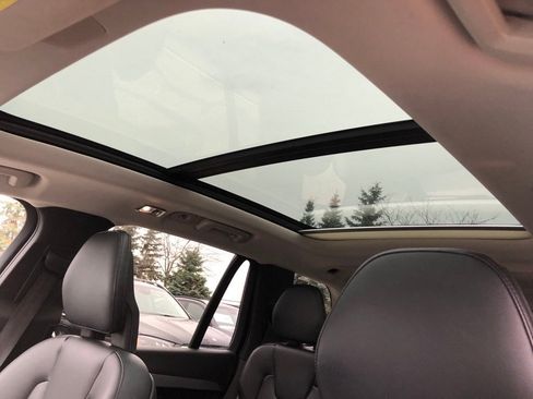 Used 2018 Volvo XC90 T5 Momentum w/ Convenience Package image 15