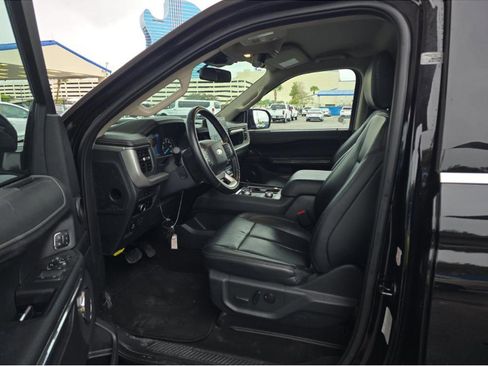 Used 2024 Ford Expedition Max XLT image 12