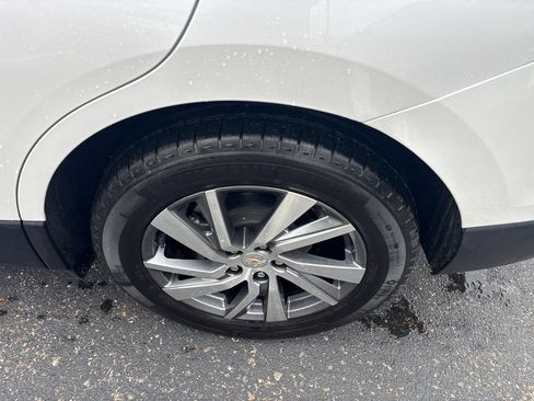 Used 2024 Chevrolet Equinox Premier AWD/4WD image 7