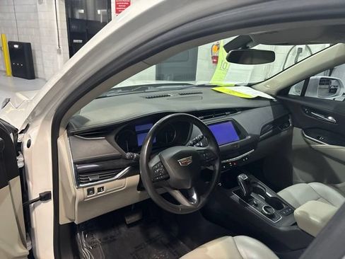 Used 2019 Cadillac XT4 Premium Luxury AWD/4WD image 11