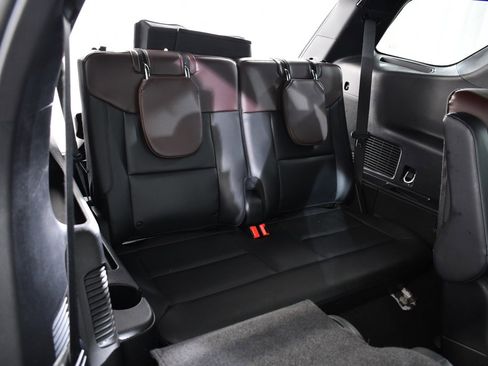 Used 2023 Ford Explorer Platinum w/ Technology Package image 20