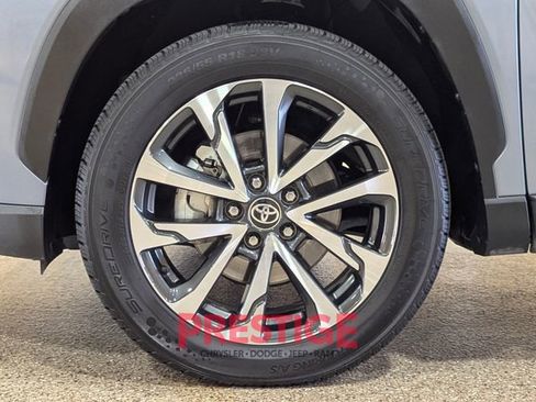 Used 2024 Toyota Corolla Cross XLE image 32