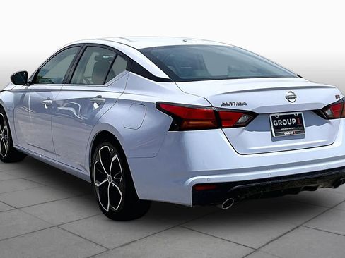 Used 2024 Nissan Altima 2.5 SR FWD image 12
