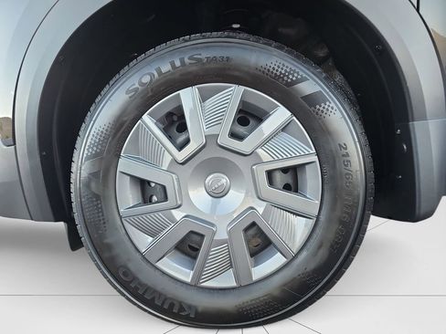 Used 2025 Nissan Kicks S image 22