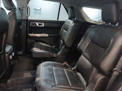 Used 2021 Ford Explorer XLT w/ Equipment Group 202A image 31