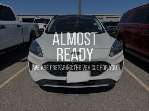 Used 2022 Ford Escape SE FWD image 1