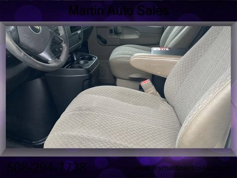 Used 2012 Chevrolet Express 2500 image 5