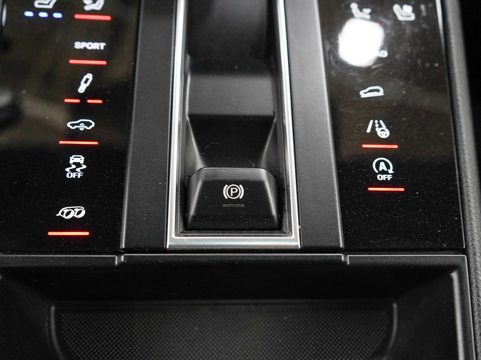 Used 2023 Porsche Macan GTS AWD/4WD image 25