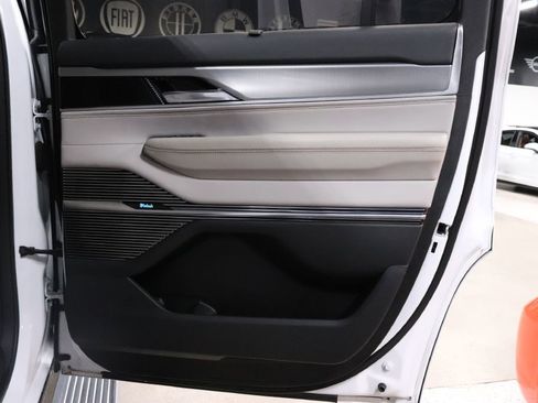 Used 2023 Jeep Grand Wagoneer Series II w/ Premium Group II image 25