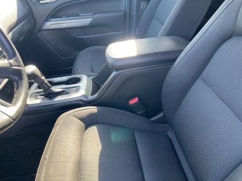 Used 2017 Chevrolet Colorado LT w/ LT Convenience Package image 8