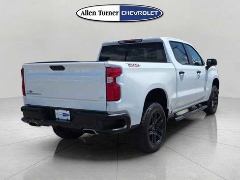 Used 2021 Chevrolet Silverado 1500 LT Trail Boss w/ Bed Protection Package AWD/4WD image 4