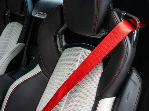 Used 2023 Chevrolet Corvette Z06 RWD image 15