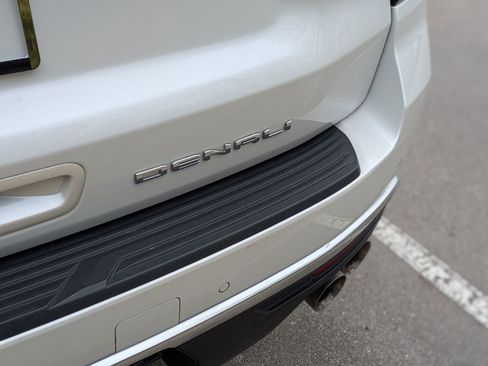 Used 2021 GMC Yukon Denali image 32