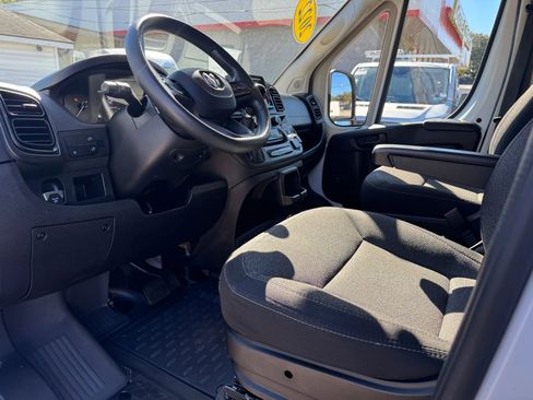 Used 2022 RAM ProMaster 2500 w/ Driver Convenience Group image 16