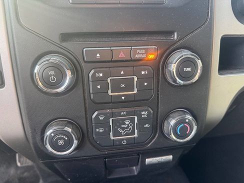 Used 2013 Ford F150 XLT w/ Luxury Equipment Group image 17