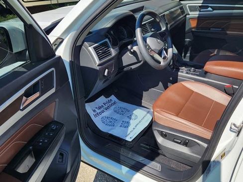 Used 2021 Volkswagen Atlas SE w/ Panoramic Sunroof Package image 5