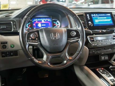 Used 2020 Honda Pilot Touring image 19