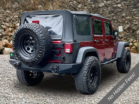 Used 2012 Jeep Wrangler Unlimited Rubicon w/ Connectivity Group AWD/4WD image 2