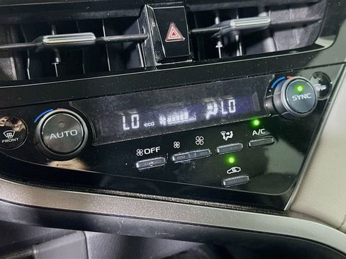 Used 2024 Toyota Camry SE FWD image 25