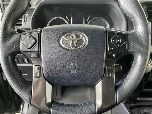 Used 2020 Toyota 4Runner Venture AWD/4WD image 26