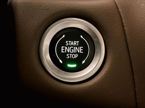 Used 2024 Chevrolet Tahoe High Country AWD/4WD image 32