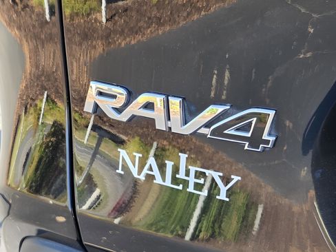 Certified 2021 Toyota RAV4 XLE Premium image 31