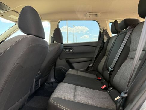 Used 2025 Nissan Rogue SV AWD/4WD image 27