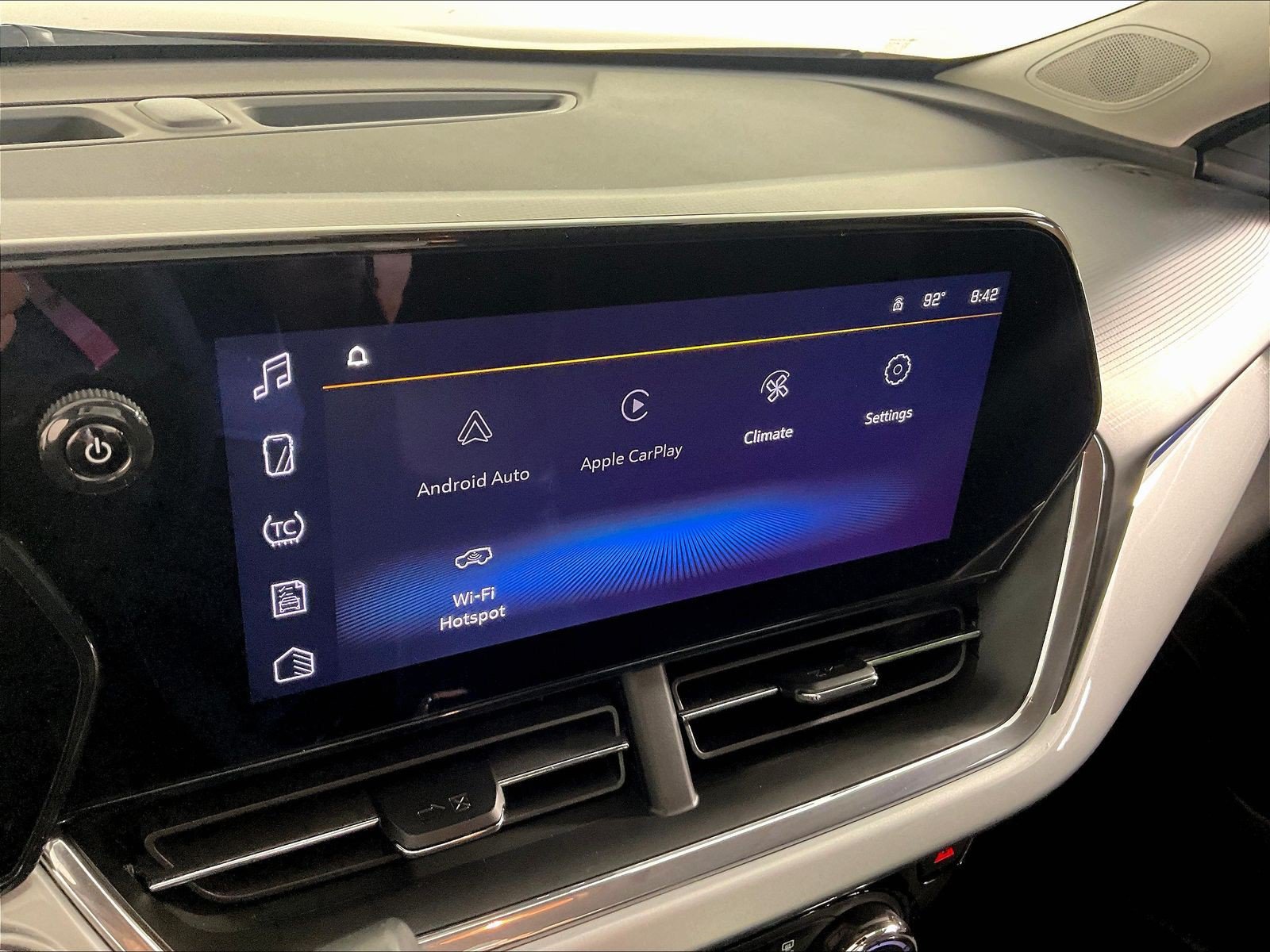 Used 2025 Chevrolet Trax LT FWD image 14