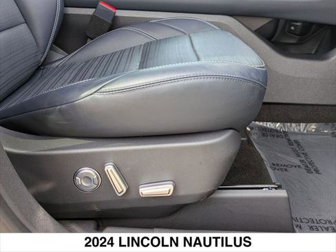 Certified 2024 Lincoln Nautilus Reserve image 26